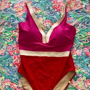 Summersalt Lava, Hibiscus, White Sand One Piece Swimsuit Plus Size 18